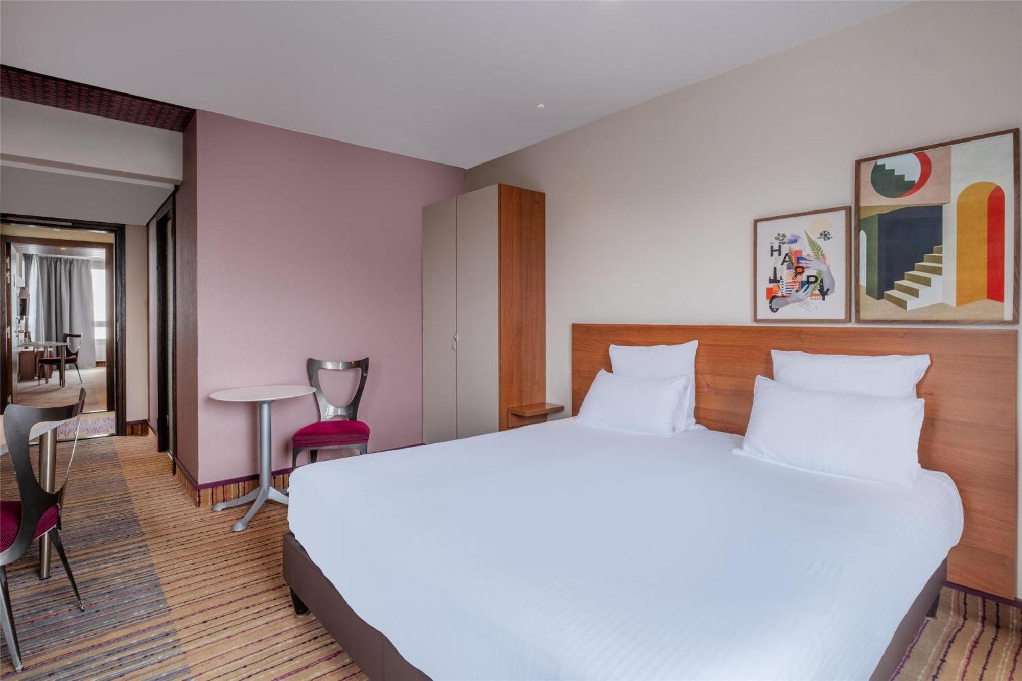 Family Connecting Rooms,1698949369:JPEG