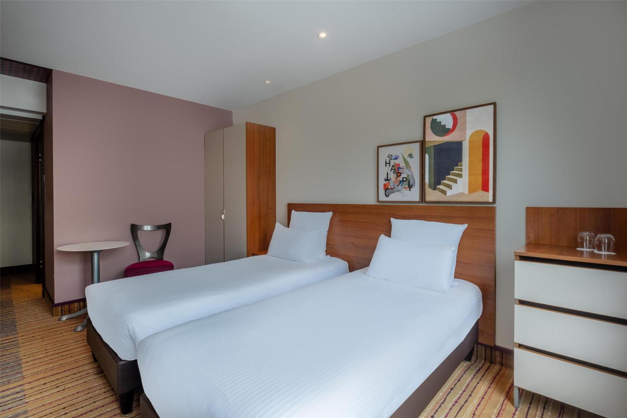 Twin Room,1698949369:JPEG
